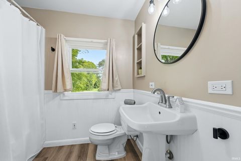 Tiny photo for 410 E 7th Street, Auburn, IN 46706 (MLS # 202618446)