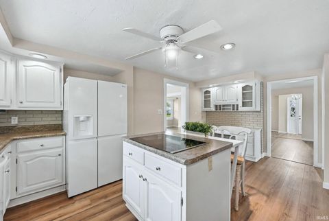 Tiny photo for 410 E 7th Street, Auburn, IN 46706 (MLS # 202618446)