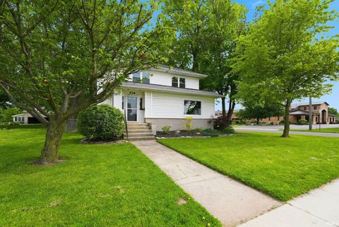 Tiny photo for 410 E 7th Street, Auburn, IN 46706 (MLS # 202618446)