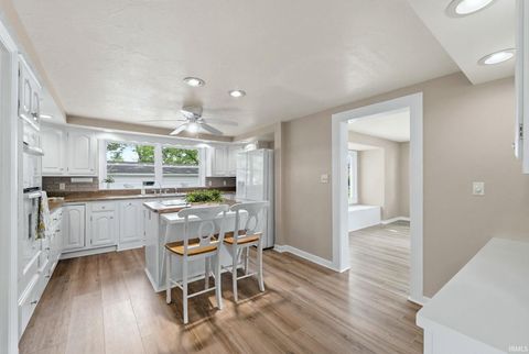 Tiny photo for 410 E 7th Street, Auburn, IN 46706 (MLS # 202618446)