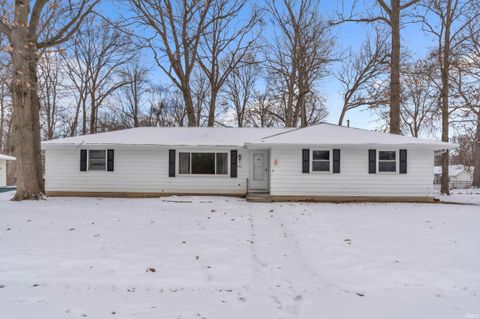 Photo of 2316 Lima Lane, Fort Wayne, IN 46818 (MLS # 202549283)