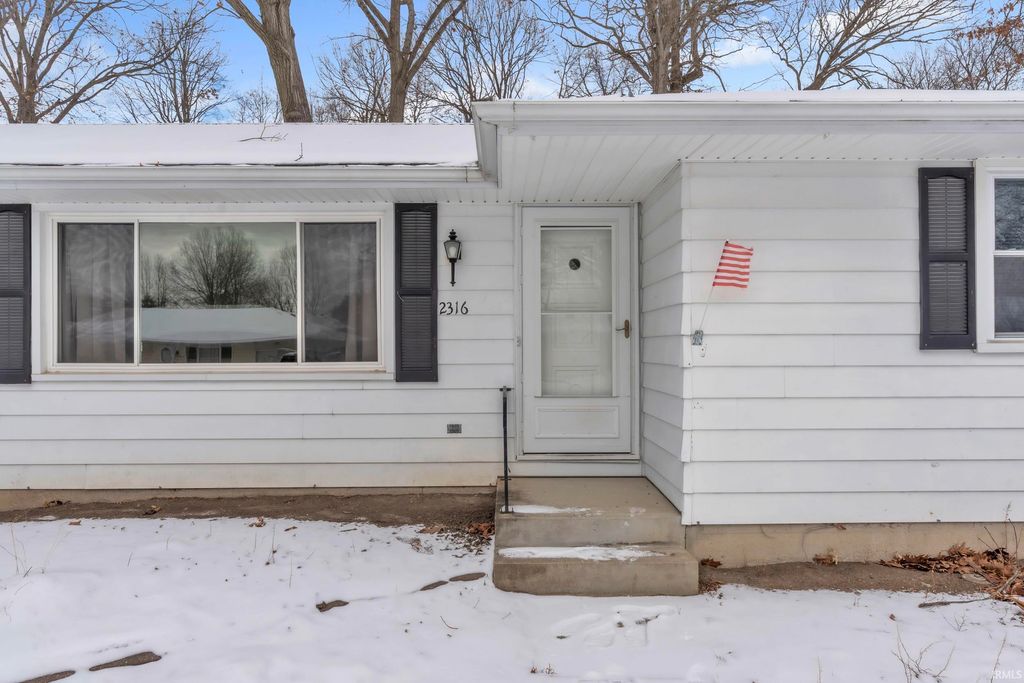 Photo of 2316 Lima Lane, Fort Wayne, IN 46818 (MLS # 202549283)