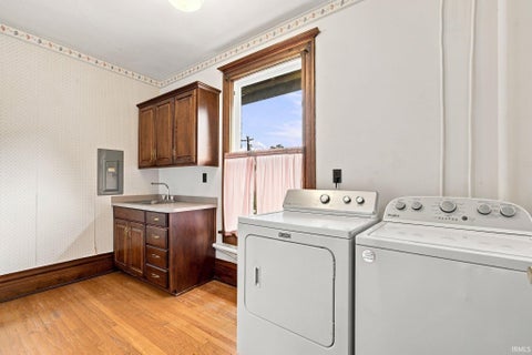 Tiny photo for 201 E Franklin Street, Delphi, IN 46923 (MLS # 202638072)