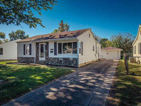 Tiny photo for 1501 S Ruston Avenue, Evansville, IN 47714 (MLS # 202643853)