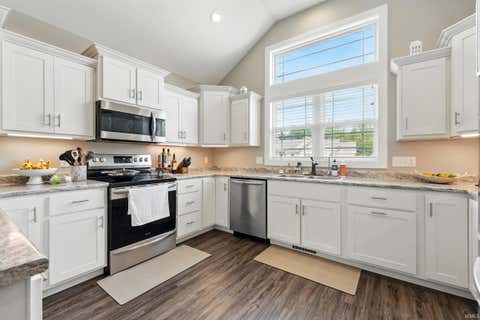 Tiny photo for 17009 Hamptons Parkway, New Haven, IN 46774 (MLS # 202632768)