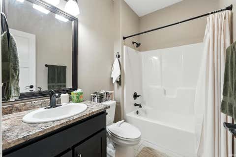 Tiny photo for 17009 Hamptons Parkway, New Haven, IN 46774 (MLS # 202632768)