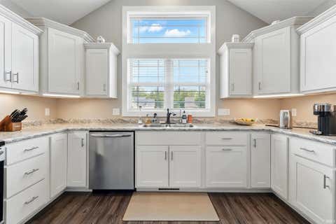 Tiny photo for 17009 Hamptons Parkway, New Haven, IN 46774 (MLS # 202632768)