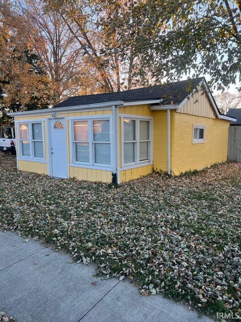 Photo of 524 Cherry Street, Greenfield, IN 46140 (MLS # 202546901)