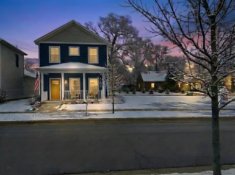 Photo of 590 W Main Street, Warsaw, IN 46580 (MLS # 202502274)