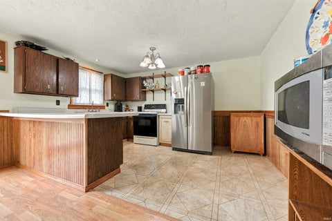 Tiny photo for 2900 S Andrews Road, Yorktown, IN 47396 (MLS # 202643788)