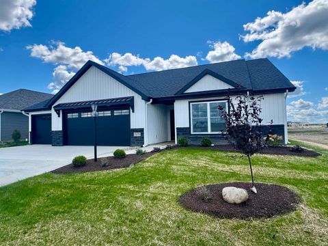 Photo of 5271 Elk Run Place, Fort Wayne, IN 46818 (MLS # 202547387)