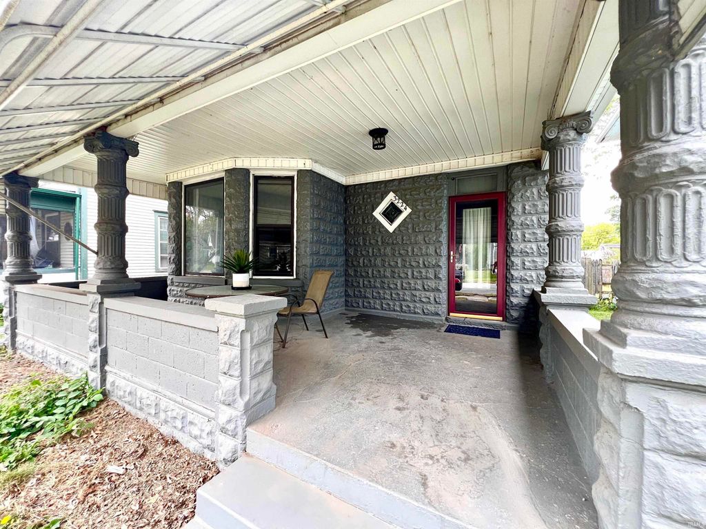 Photo of 3224 Broadway, Fort Wayne, IN 46807 (MLS # 202537963)