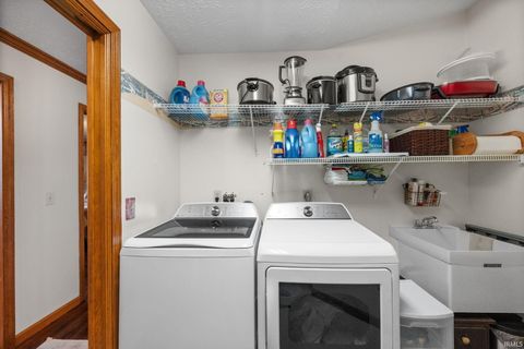 Tiny photo for 574 S Meadow Lane East Drive, Frankfort, IN 46041 (MLS # 202545494)