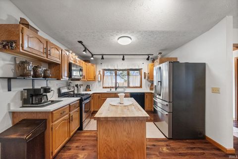 Tiny photo for 574 S Meadow Lane East Drive, Frankfort, IN 46041 (MLS # 202545494)