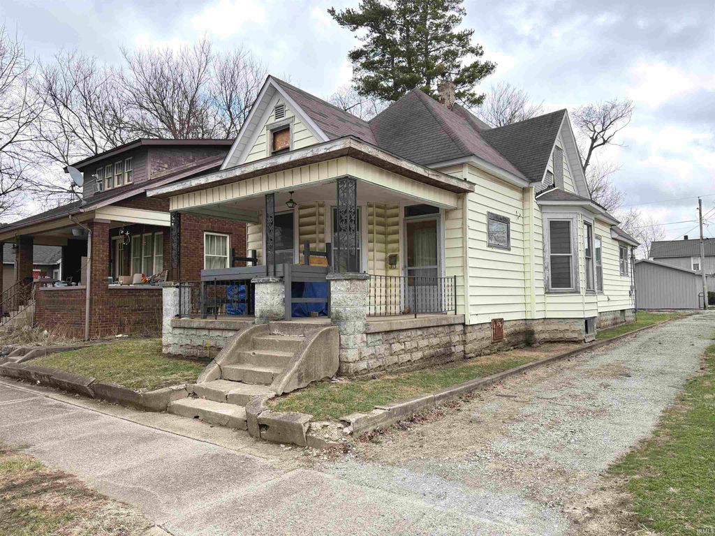 Photo of 269 E 5th Street, Peru, IN 46970 (MLS # 202608514)