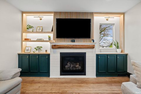 Tiny photo for 1400 Adams Street, Lafayette, IN 47905 (MLS # 202612793)