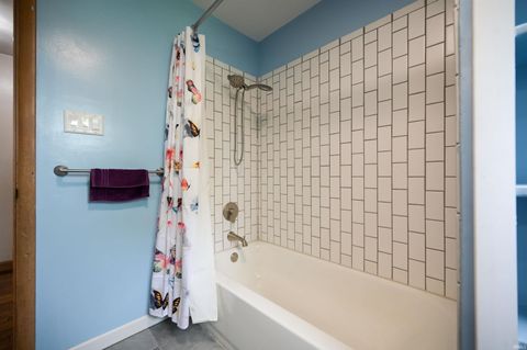 Tiny photo for 20 ALTA Lane, Kokomo, IN 46902 (MLS # 202617985)