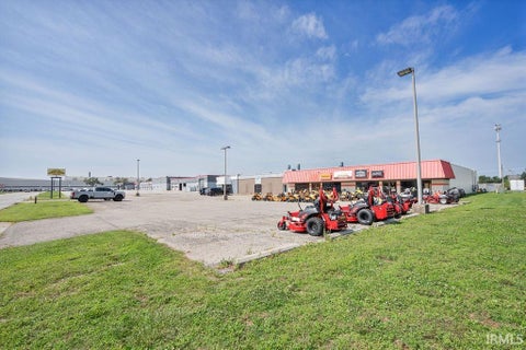 Tiny photo for 1947 S Elizabeth Street, Kokomo, IN 46902 (MLS # 202633611)