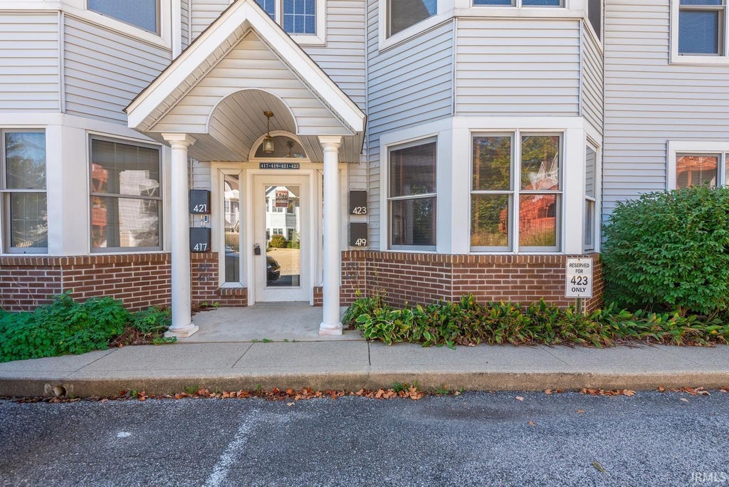 Photo of 423 S Madison Street, Bloomington, IN 47403 (MLS # 202641852)