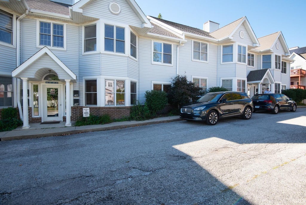 Photo of 423 S Madison Street, Bloomington, IN 47403 (MLS # 202641852)
