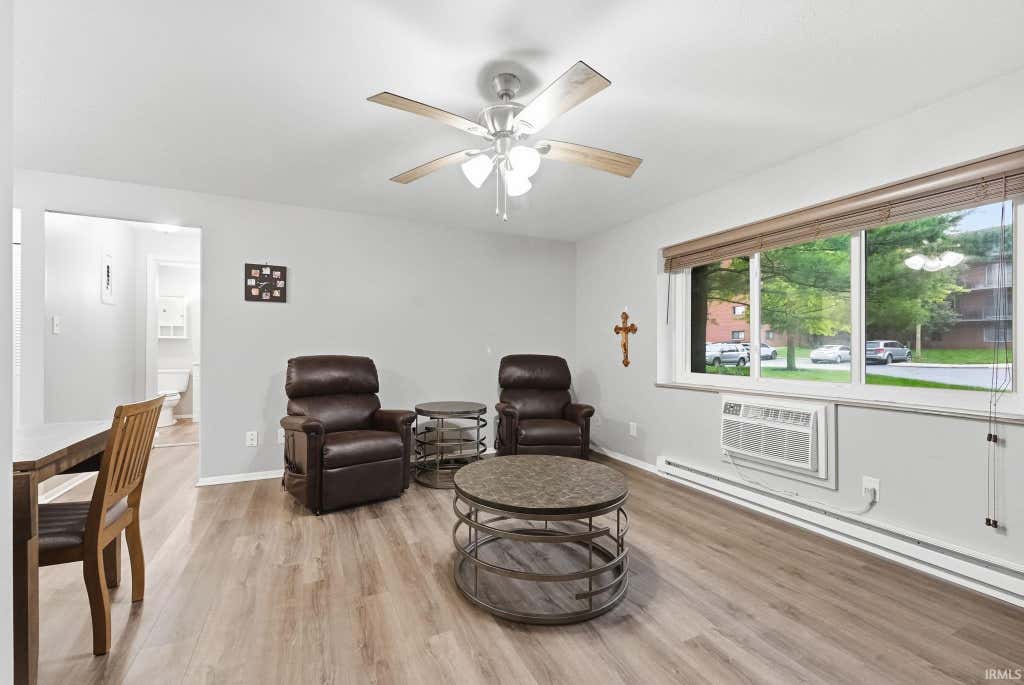 Photo of 2927 Westbrook Drive #B102, Fort Wayne, IN 46805 (MLS # 202633093)