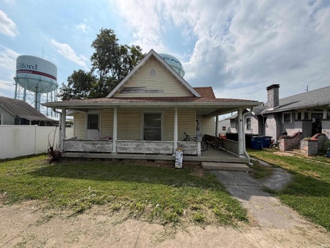 Tiny photo for 515 J Street, Bedford, IN 47421 (MLS # 202638787)