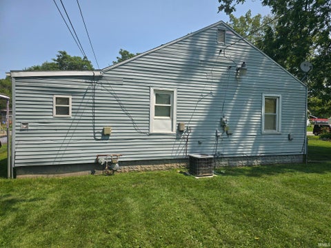 Tiny photo for 1615 W 9Th Street, Marion, IN 46953 (MLS # 202630120)