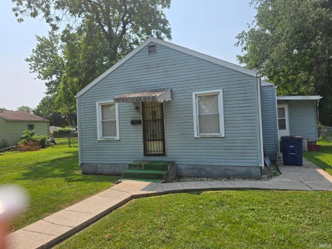 Photo of 1615 W 9Th Street, Marion, IN 46953 (MLS # 202630120)