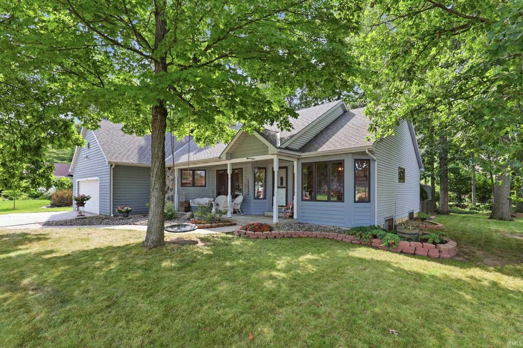 Photo of 1309 Sanders Drive, Auburn, IN 46706 (MLS # 202632260)