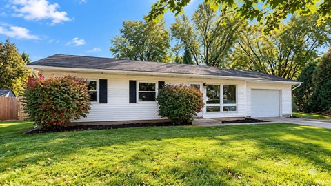 Photo of 7427 Capri Drive, Fort Wayne, IN 46819 (MLS # 202643775)