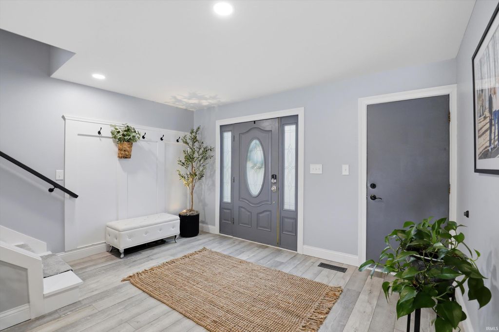 Photo of 180 Bayshore Drive, Cicero, IN 46034 (MLS # 202607614)