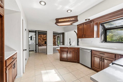 Tiny photo for 16066 Baywood Lane, Granger, IN 46530 (MLS # 202643756)