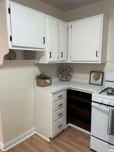 Tiny photo for 1110 E Taylor Street, Kokomo, IN 46901 (MLS # 202604354)