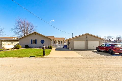 Tiny photo for 5500 S Highpoint Drive, Albion, IN 46701 (MLS # 202608327)