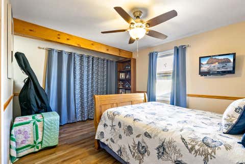 Tiny photo for 5500 S Highpoint Drive, Albion, IN 46701 (MLS # 202608327)