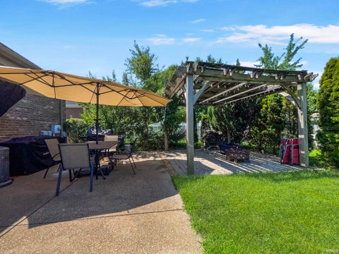 Tiny photo for 2616 Thornhill Drive, Evansville, IN 47725 (MLS # 202627242)