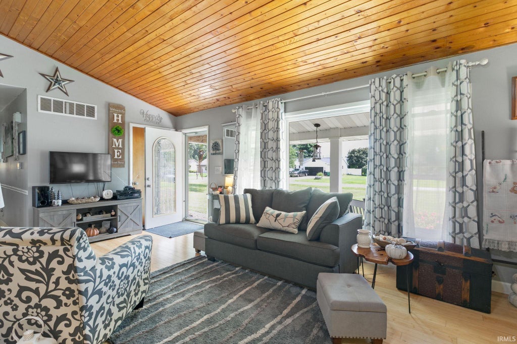 Photo of 51637 Walerko Drive, Elkhart, IN 46514 (MLS # 202630914)