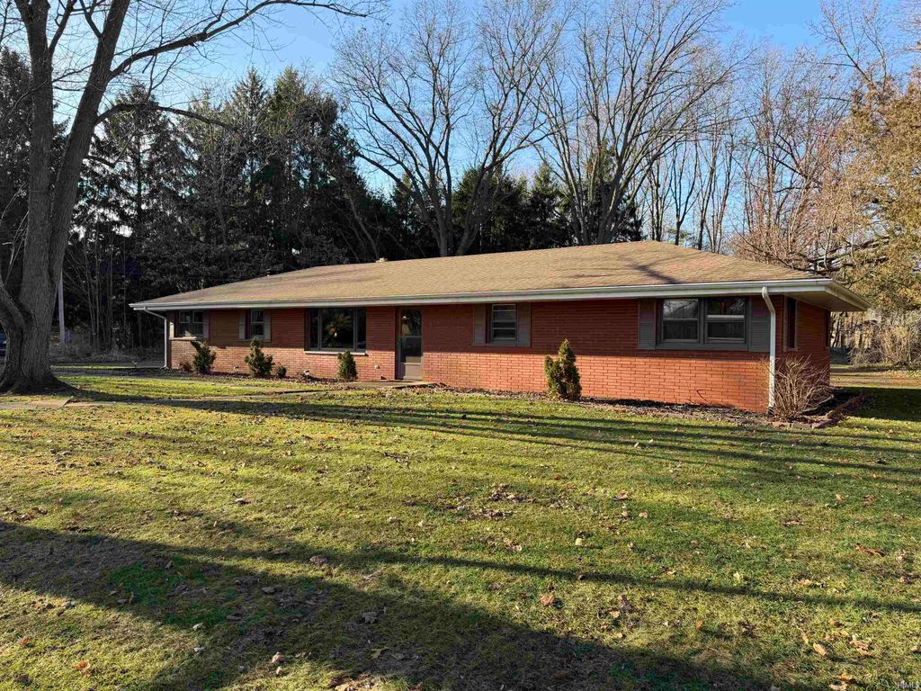 Photo of 52175 Avanelle Street, Granger, IN 46530 (MLS # 202601478)