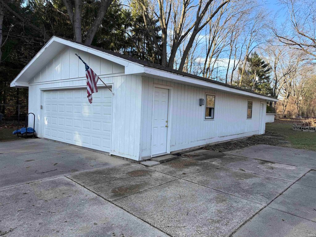 Photo of 52175 Avanelle Street, Granger, IN 46530 (MLS # 202601478)