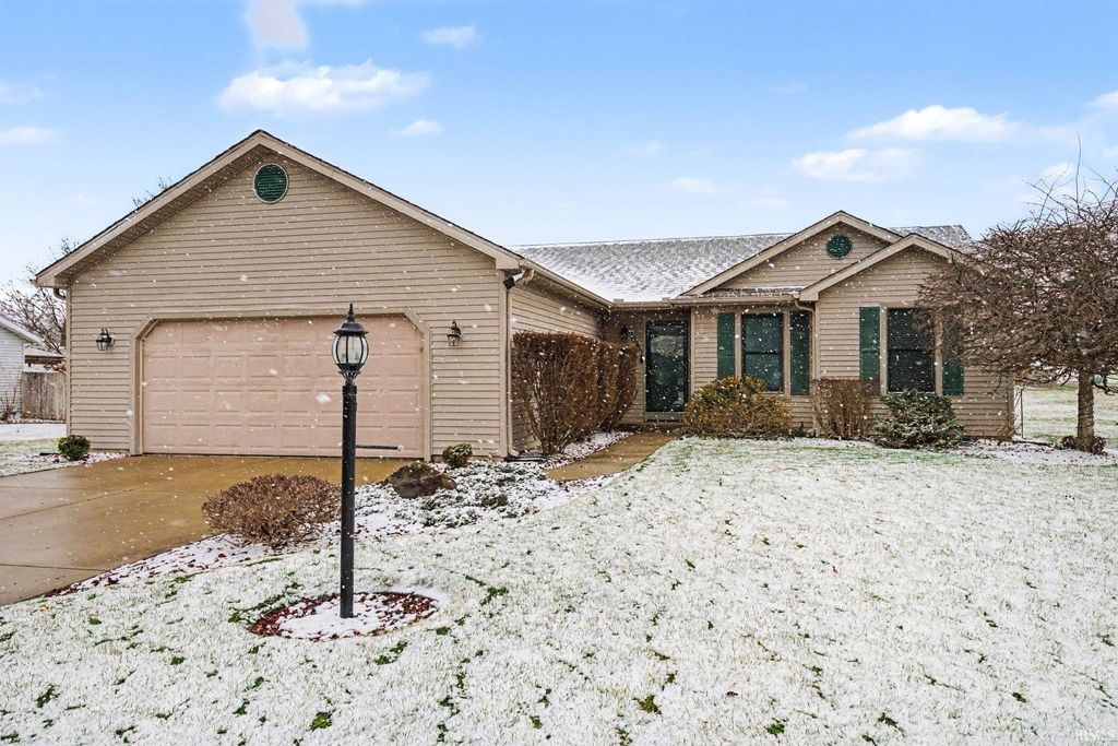 Photo of 20981 Rivers Edge Drive, Goshen, IN 46528 (MLS # 202609141)