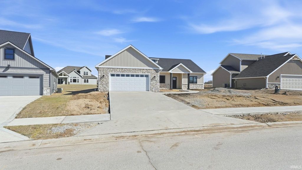 Photo of 11928 Tapered Bank Run, Fort Wayne, IN 46818 (MLS # 202602473)