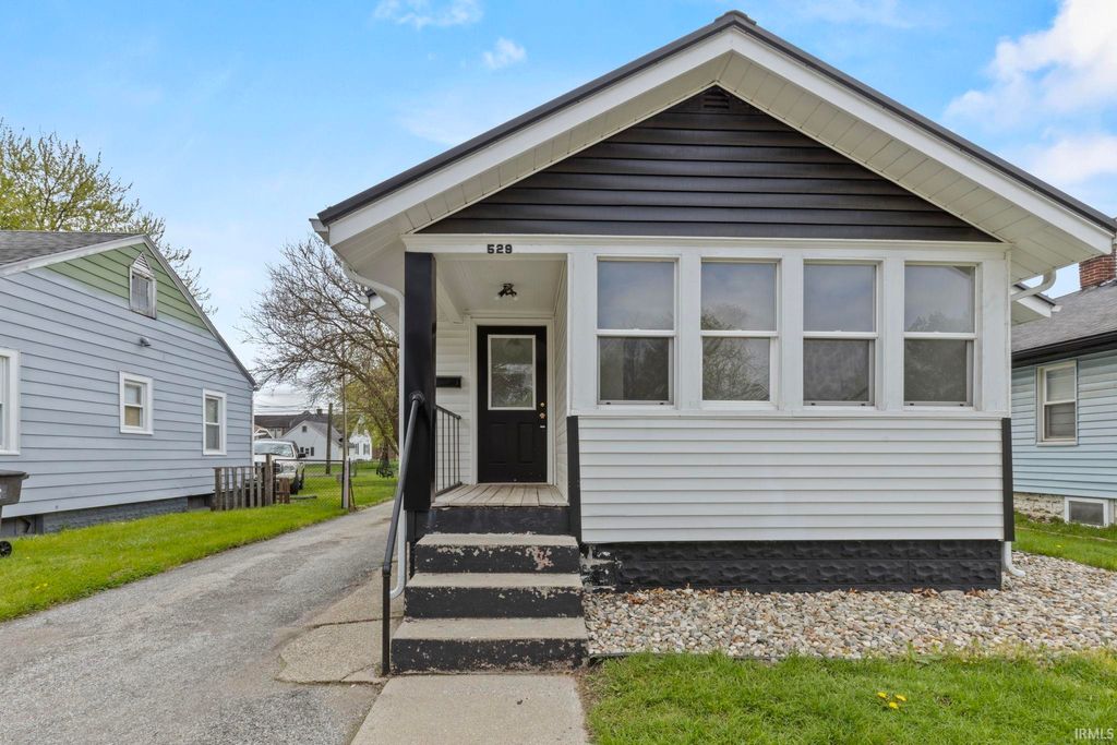 Photo of 529 Concord Avenue, Elkhart, IN 46516 (MLS # 202615578)
