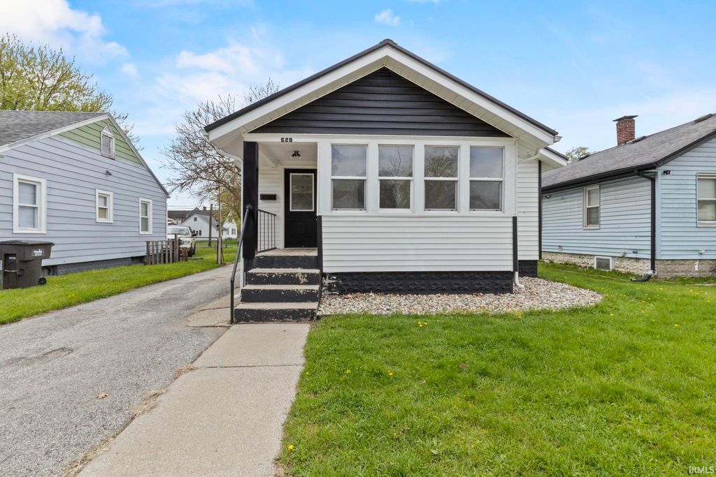 Photo of 529 Concord Avenue, Elkhart, IN 46516 (MLS # 202615578)