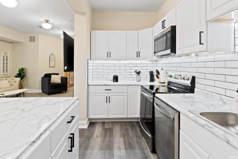 Tiny photo for 616 W Superior Street, Fort Wayne, IN 46802 (MLS # 202633743)