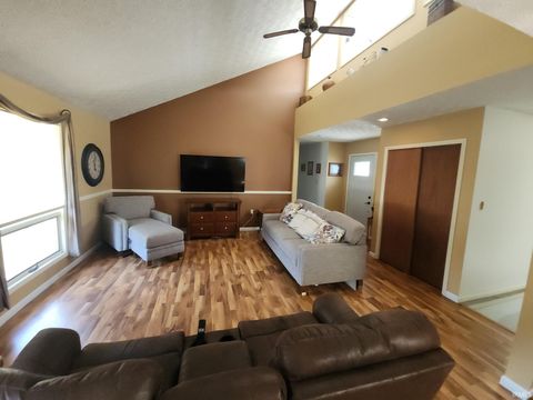 Tiny photo for 4618 Shady Lane, Logansport, IN 46947 (MLS # 202531494)
