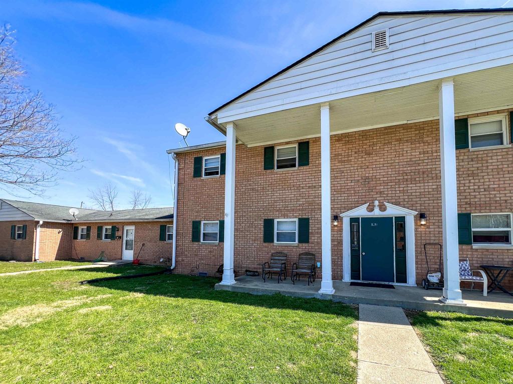 Photo of 1410 E Jefferson Street, Franklin, IN 46131 (MLS # 202610440)