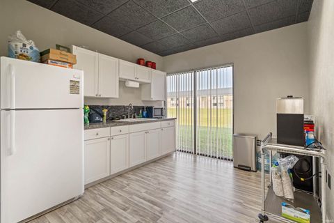 Tiny photo for 2765 S Albright Rd, Kokomo, IN 46902 (MLS # 202523131)