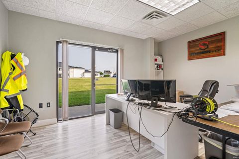 Tiny photo for 2765 S Albright Rd, Kokomo, IN 46902 (MLS # 202523131)