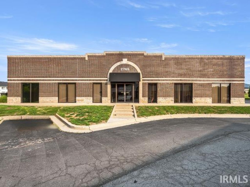 Photo for 2765 S Albright Rd, Kokomo, IN 46902 (MLS # 202523131)