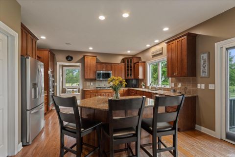 Tiny photo for 51280 Coveside Drive, Granger, IN 46530 (MLS # 202619925)